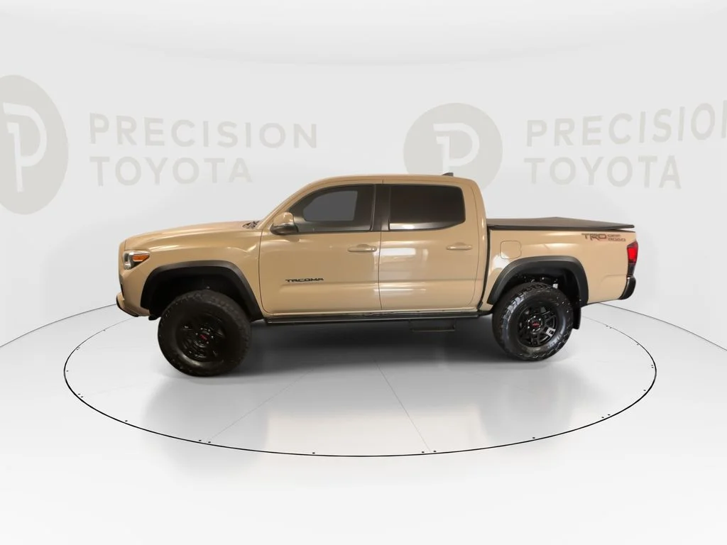 Used 2018 Quicksand Toyota TRD Off-Road image 11