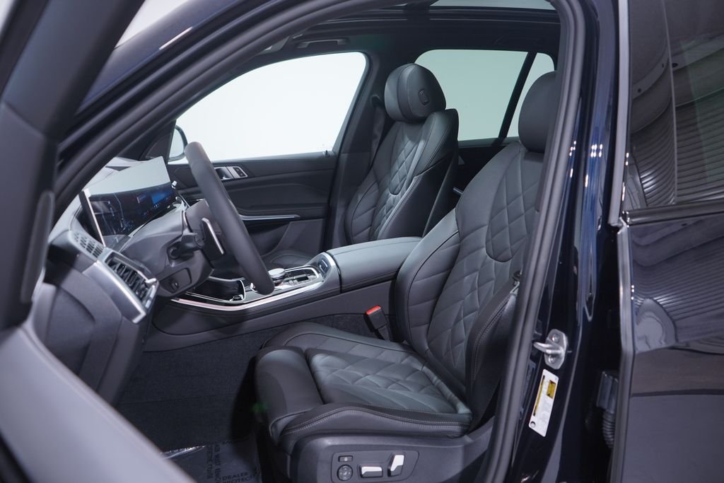 New 2026 Carbon Black Metallic BMW sDrive40i image 7
