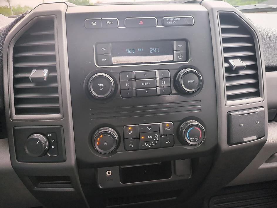 Used 2019 OXFORD WHITE Ford XL image 20