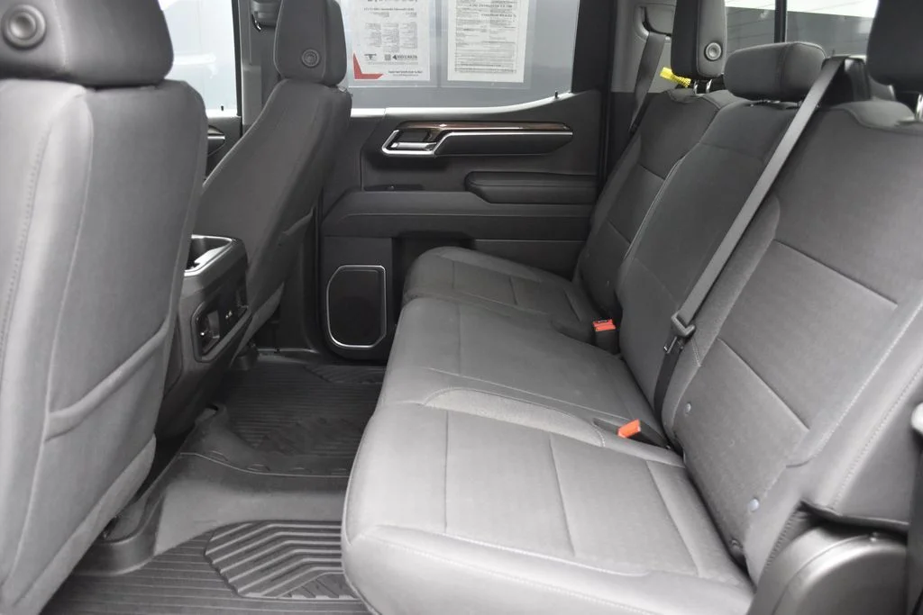 Used 2025 Black Chevrolet LT image 23