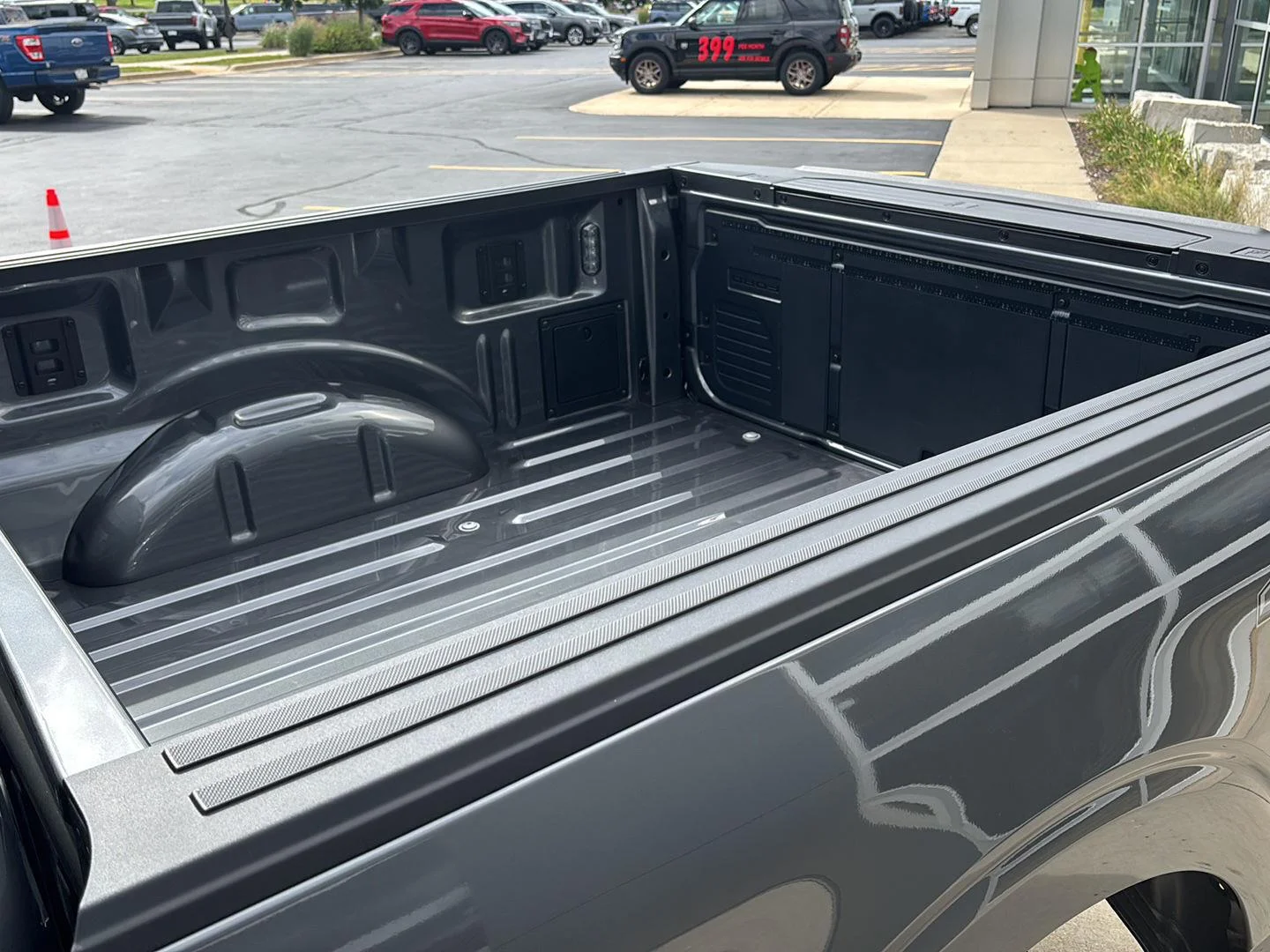 New 2026 Carbonized Gray Metallic Ford XLT image 24