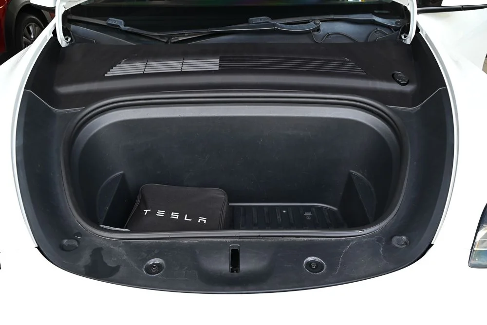 Used 2020  Tesla Long Range image 32