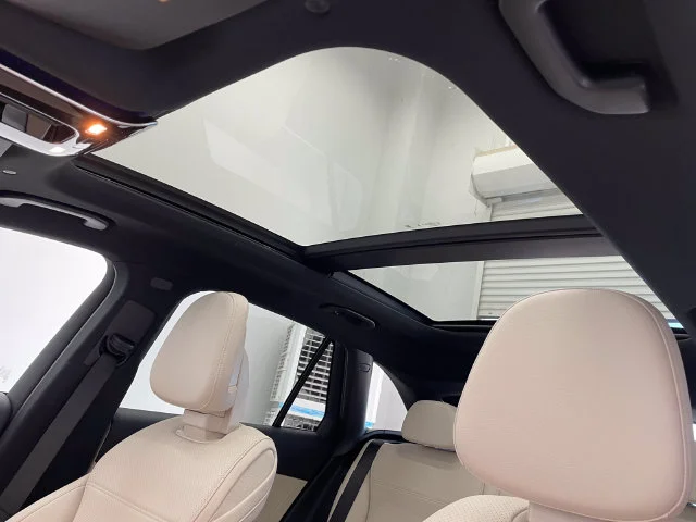 New 2027 Beige Mercedes-Benz GLC 300 image 5