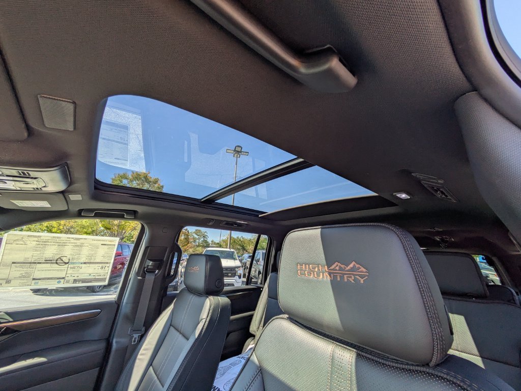 2026 Chevrolet Suburban High Country - Photo 23