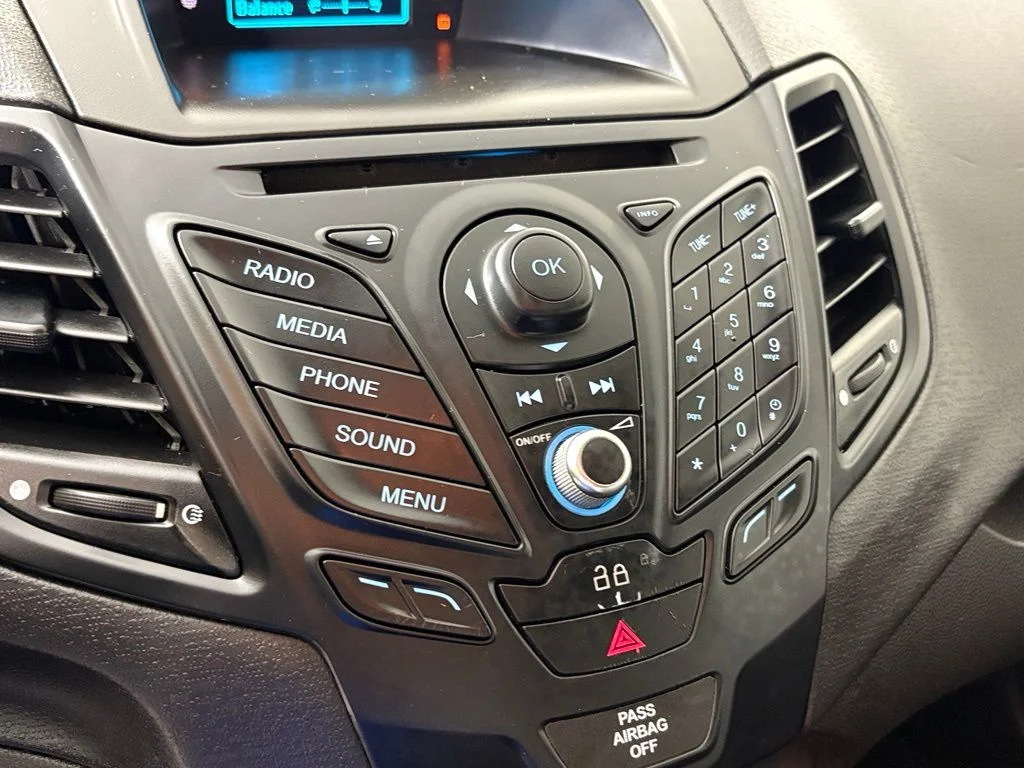 Used 2015 Silver Ford S image 21