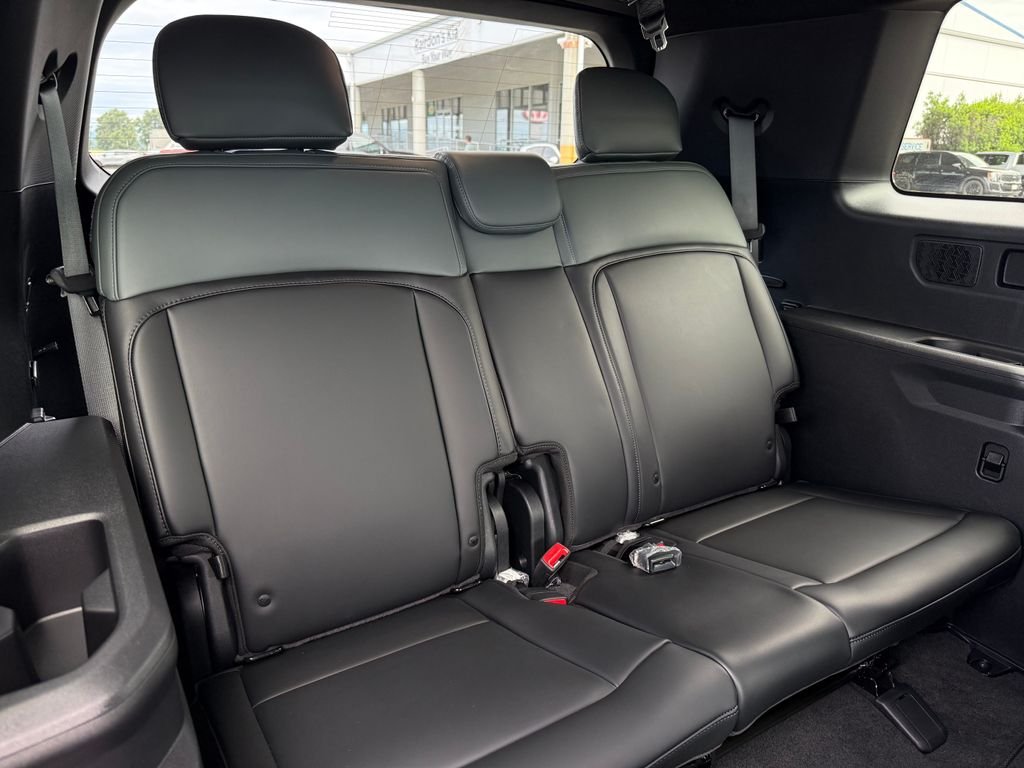 New 2027 Glacial White Pearl Kia X-LINE SX image 13