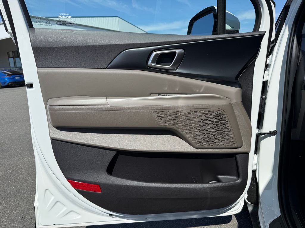 New 2026 Snow White Pearl Kia LXS image 19