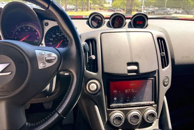 Used 2020 Passion Red Nissan Base image 19
