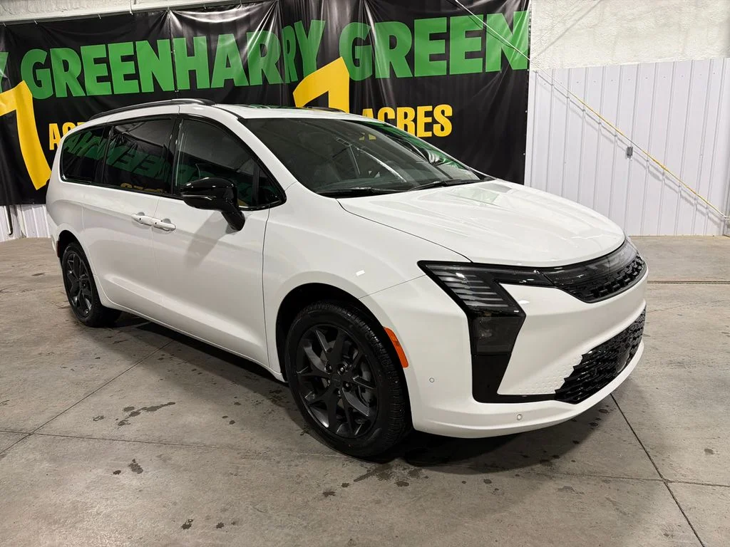 New 2027 Bright White Clear-Coat Exterior Paint Chrysler Limited image 2