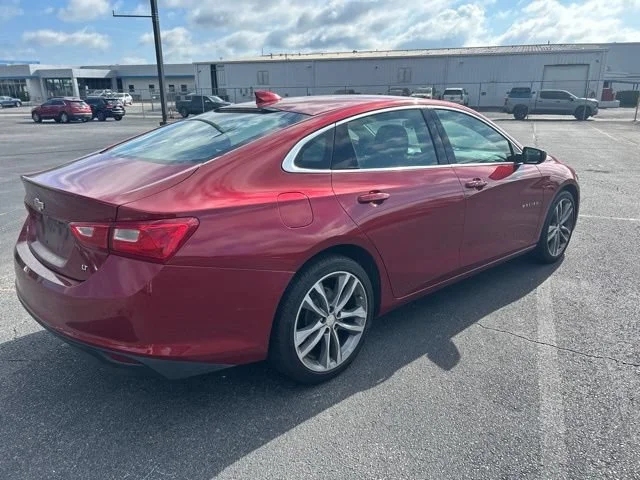 Used 2023 RADIANT RED TINTCOAT Chevrolet LT image 4