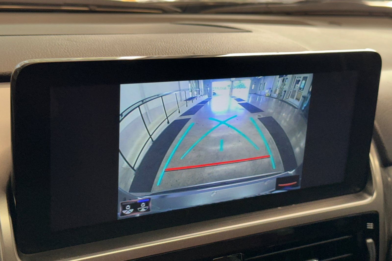 Used 2022 Silver Lexus 460 image 24