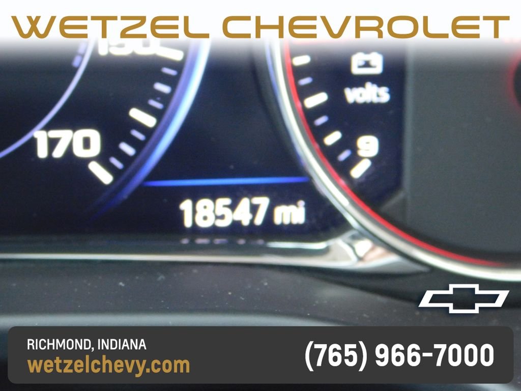Used 2023 White GMC Denali image 41