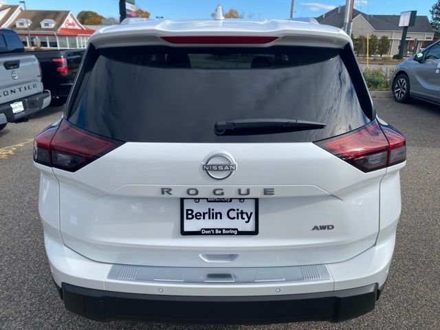 2026 Nissan Rogue SV photo 2