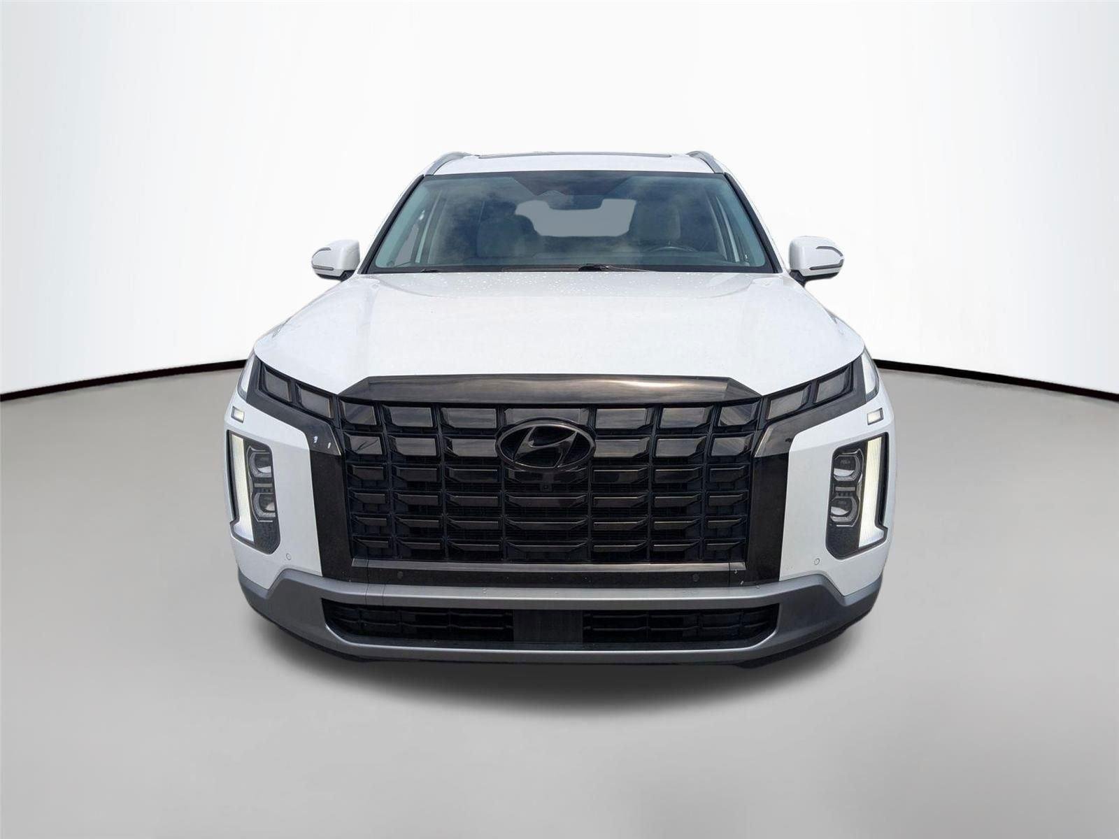 Used 2023 Silver Hyundai SEL image 3