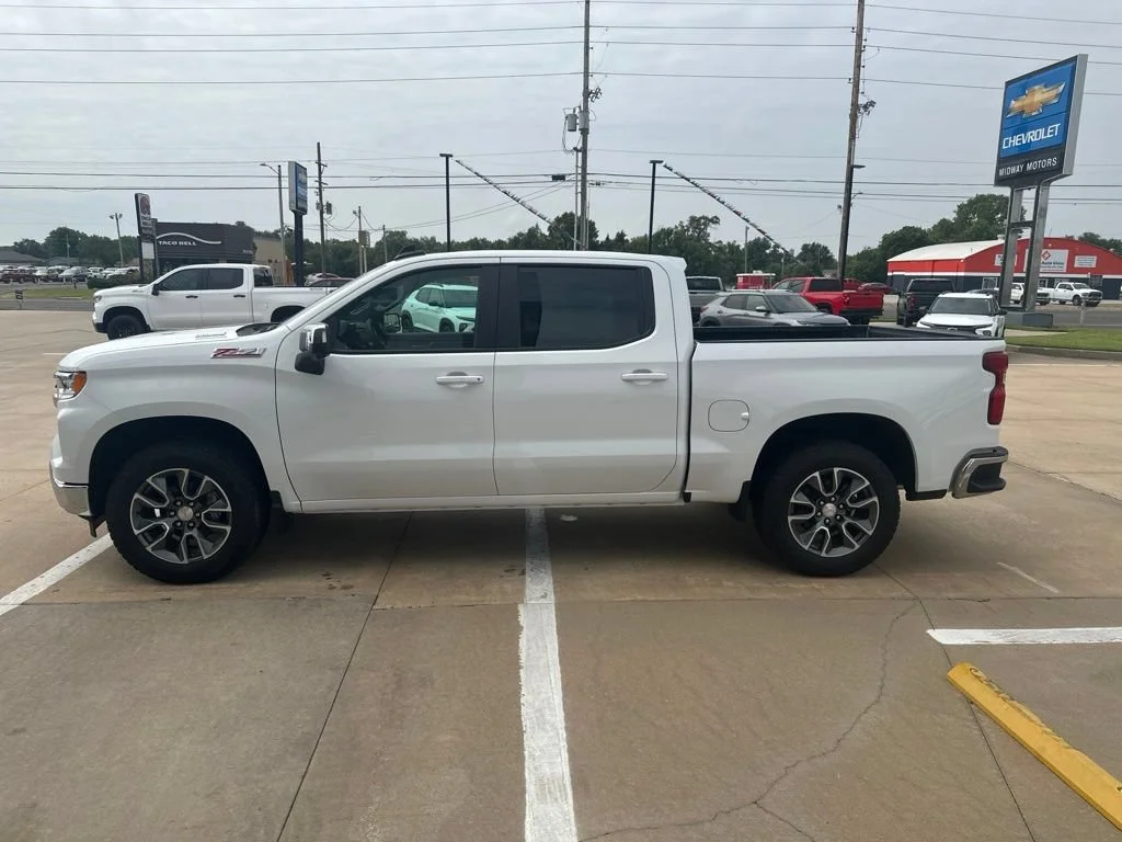 New 2026 Summit White Chevrolet LT image 29