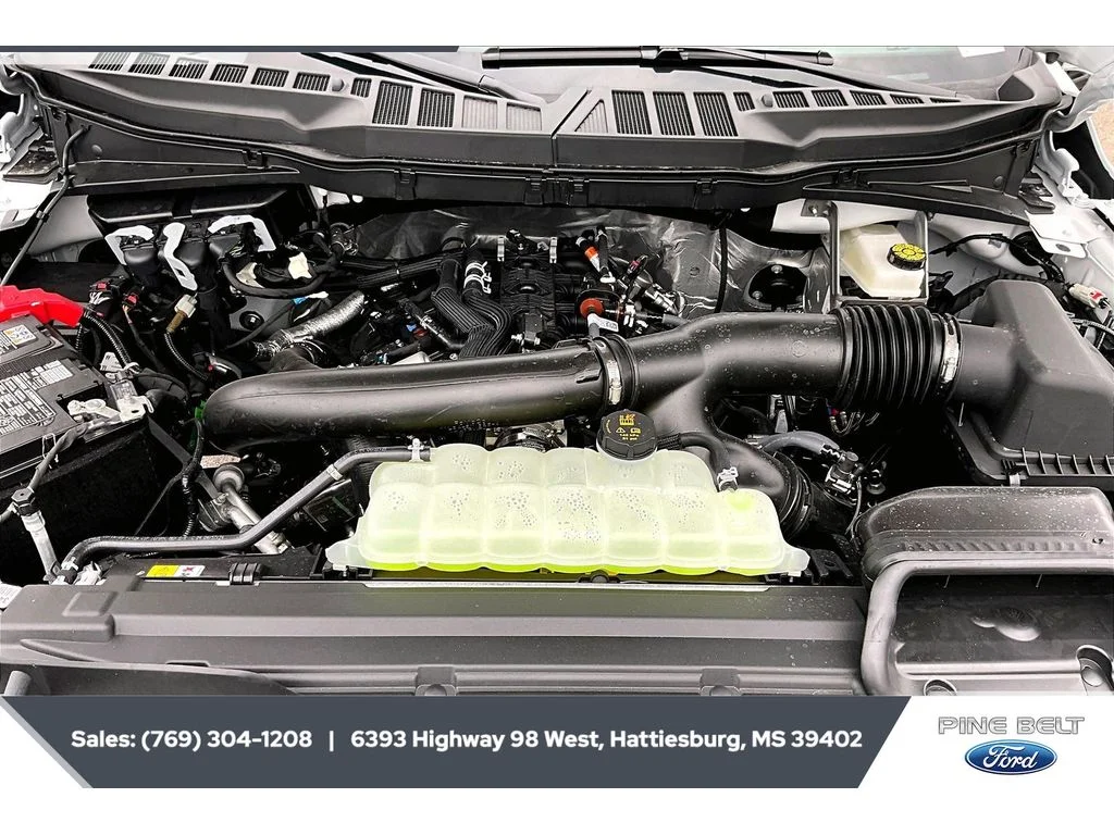 New 2026 Oxford White Ford XLT image 8