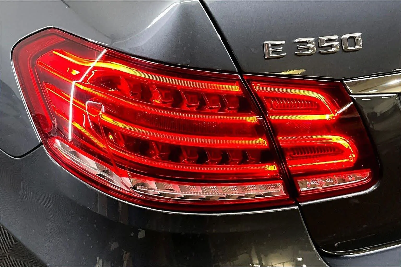 Used 2016 Steel Grey Metallic Mercedes-Benz E 350 Luxury image 28