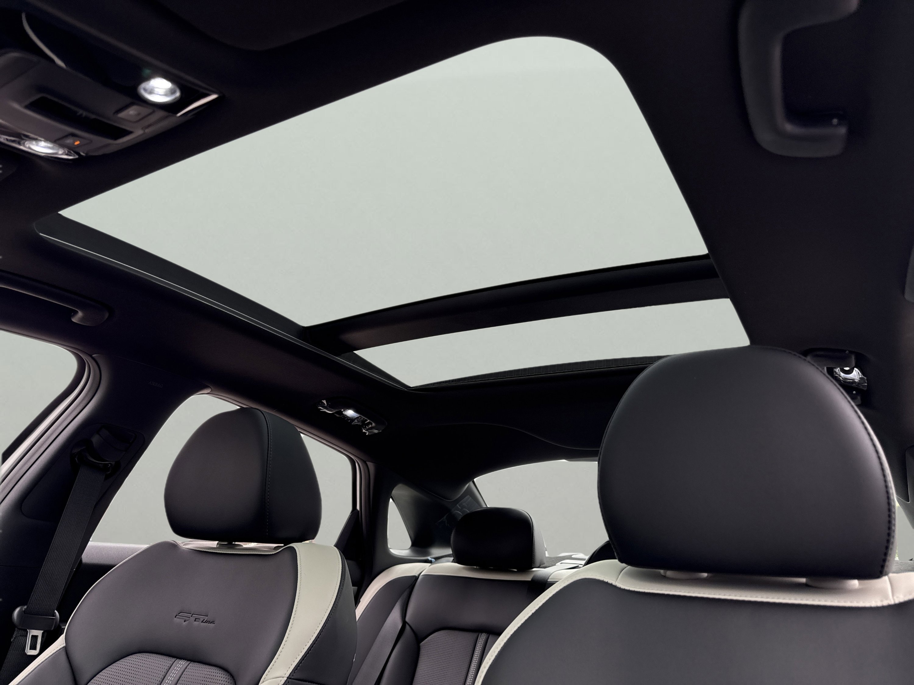 New 2026 Snow White Pearl Kia GT-Line image 7