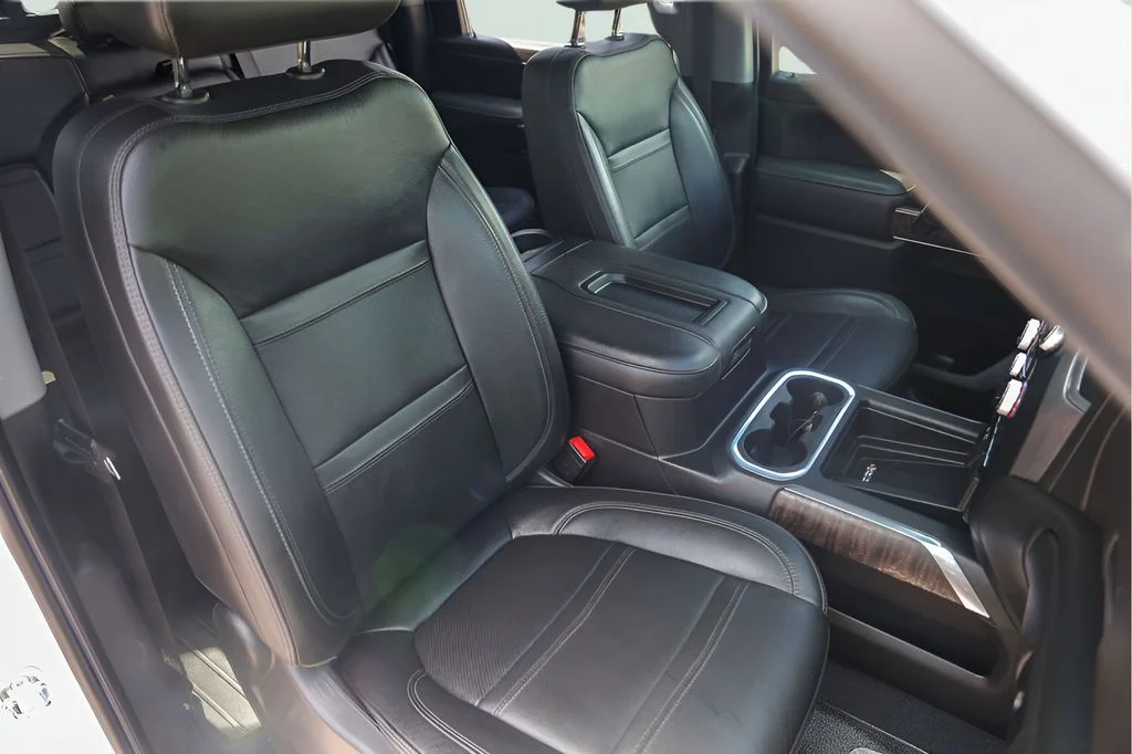 Used 2022 White GMC Denali image 35