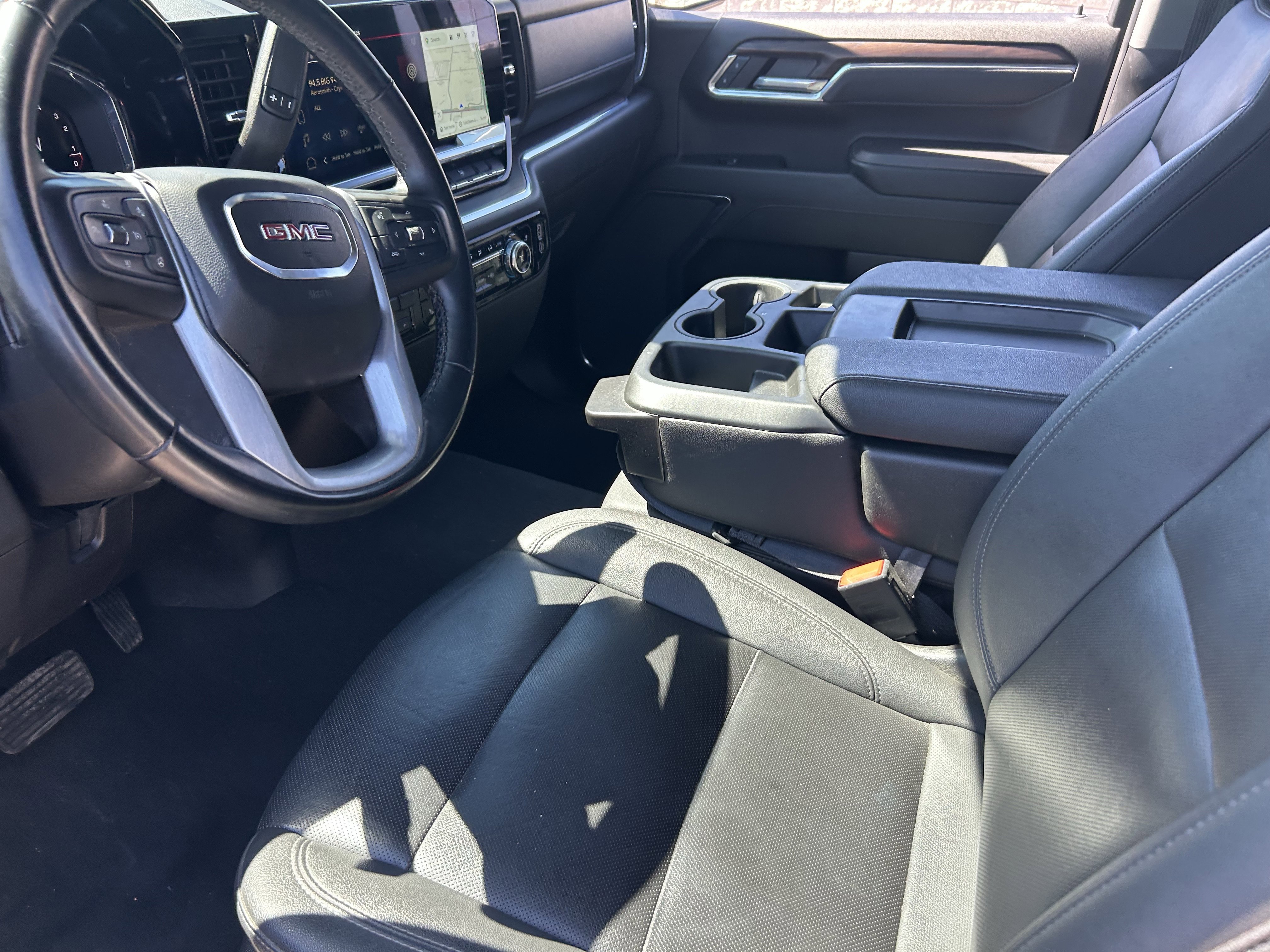 2025 GMC Sierra 1500 SLT - Photo 8