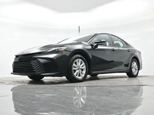 Used 2025 Midnight Black Me Toyota LE image 24