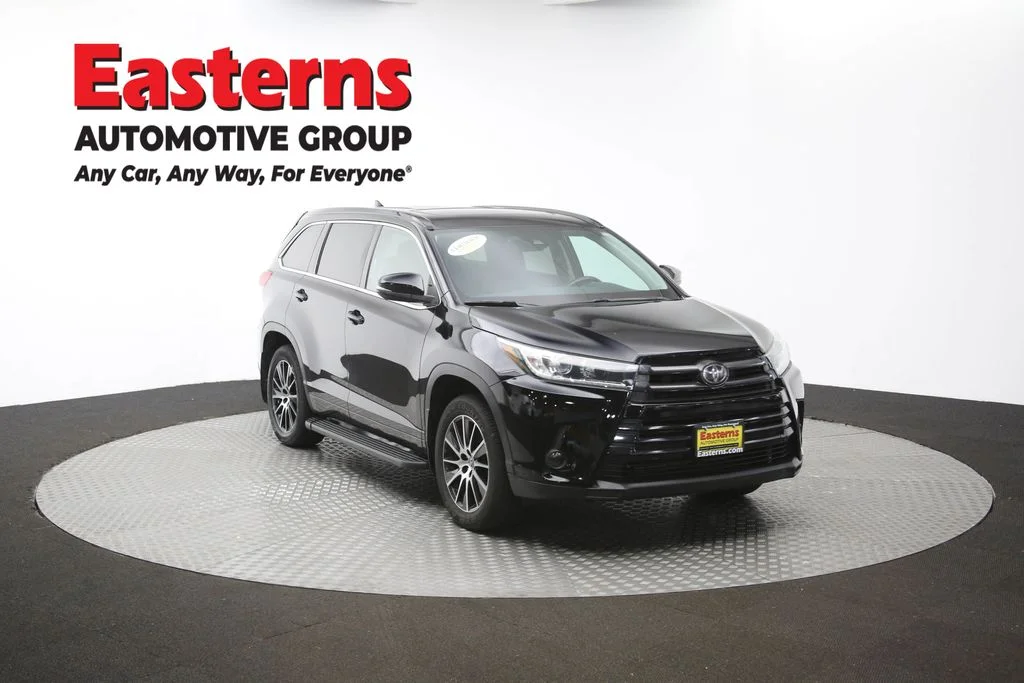 Used 2018 Black Toyota SE image 51