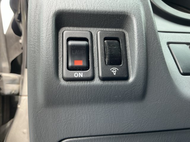 Used 2004  Nissan SC image 25