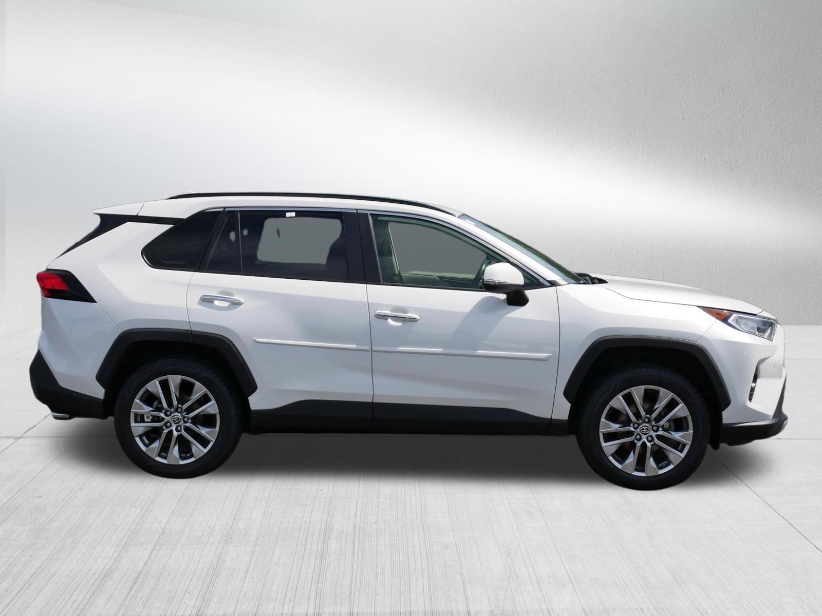 Certified Used 2020 BLIZZARD PEARL Toyota Limited image 8