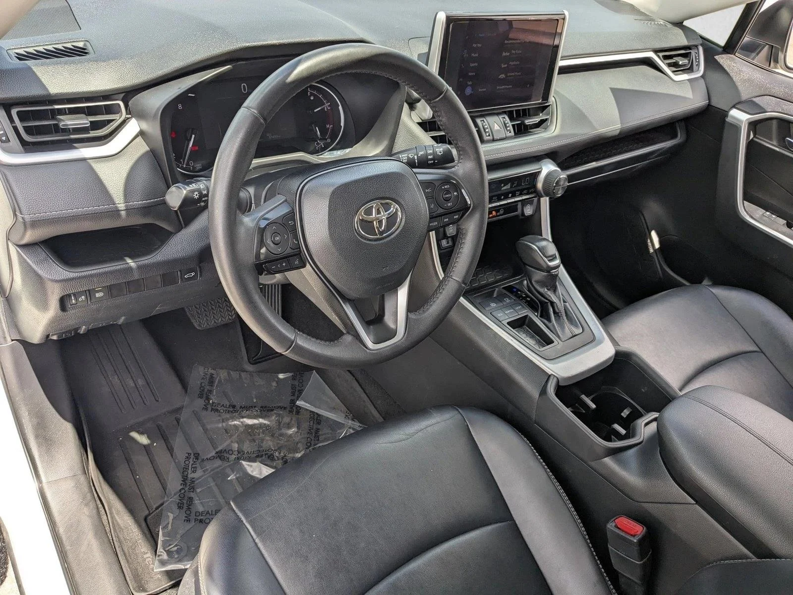 Used 2023 White Toyota XLE Premium image 10