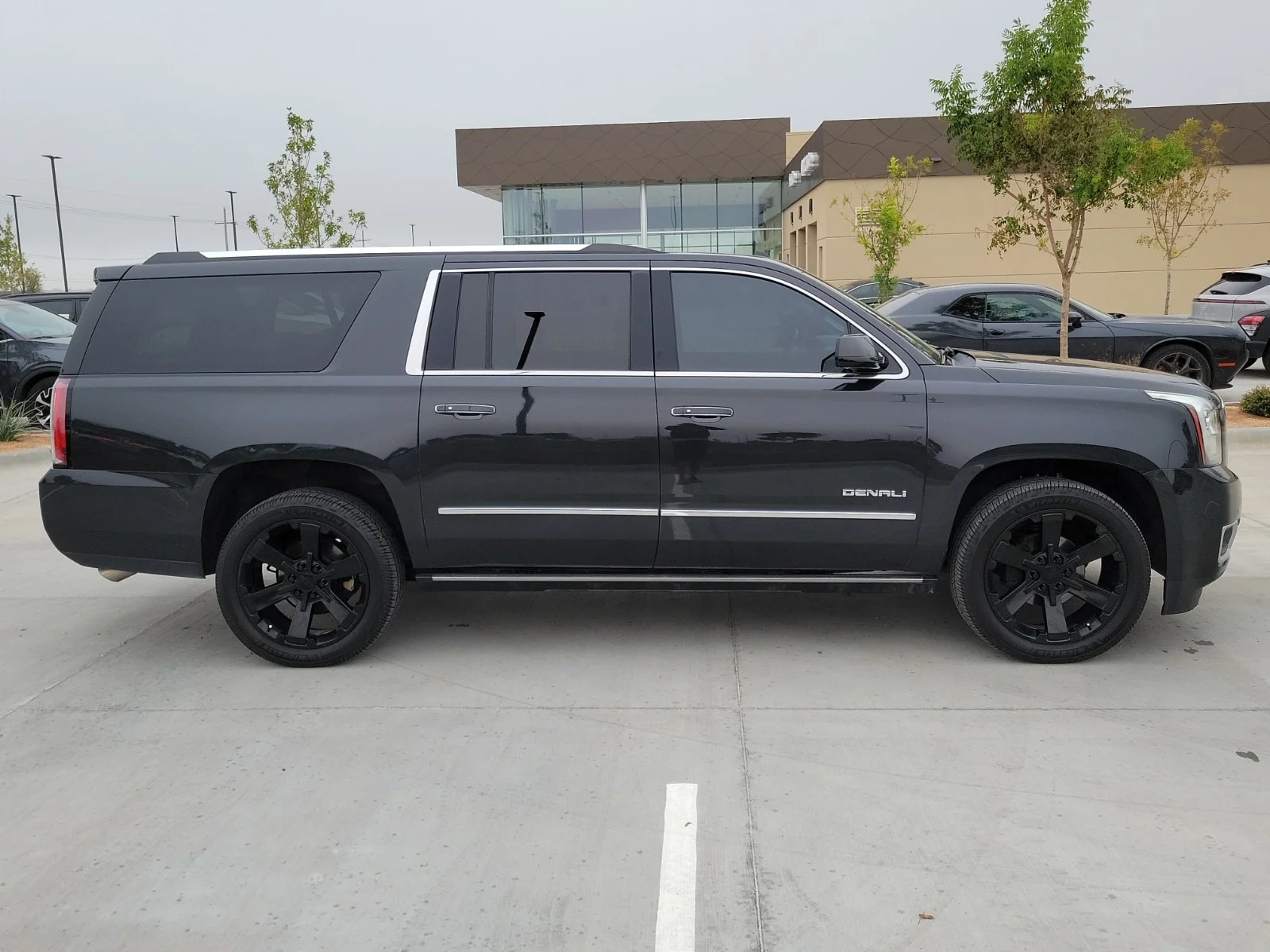Used 2020 Black GMC 4WD Denali image 5