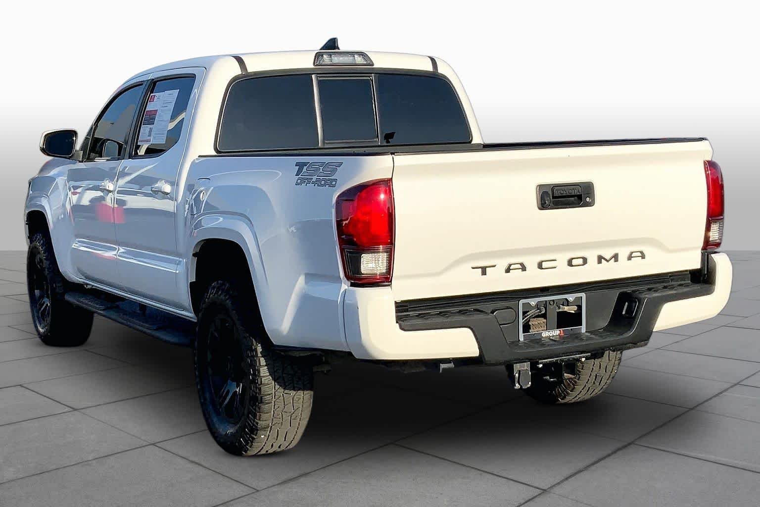 Used 2019 Super White Toyota SR image 12