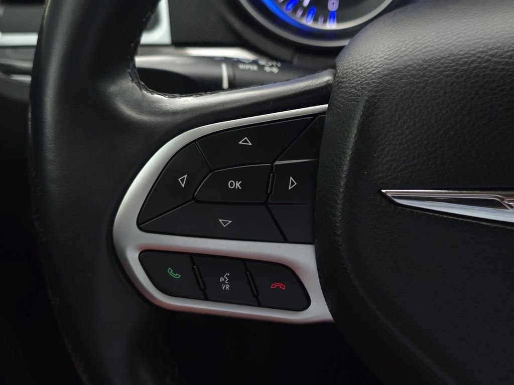 Used 2018 Gloss Black Chrysler Touring image 14