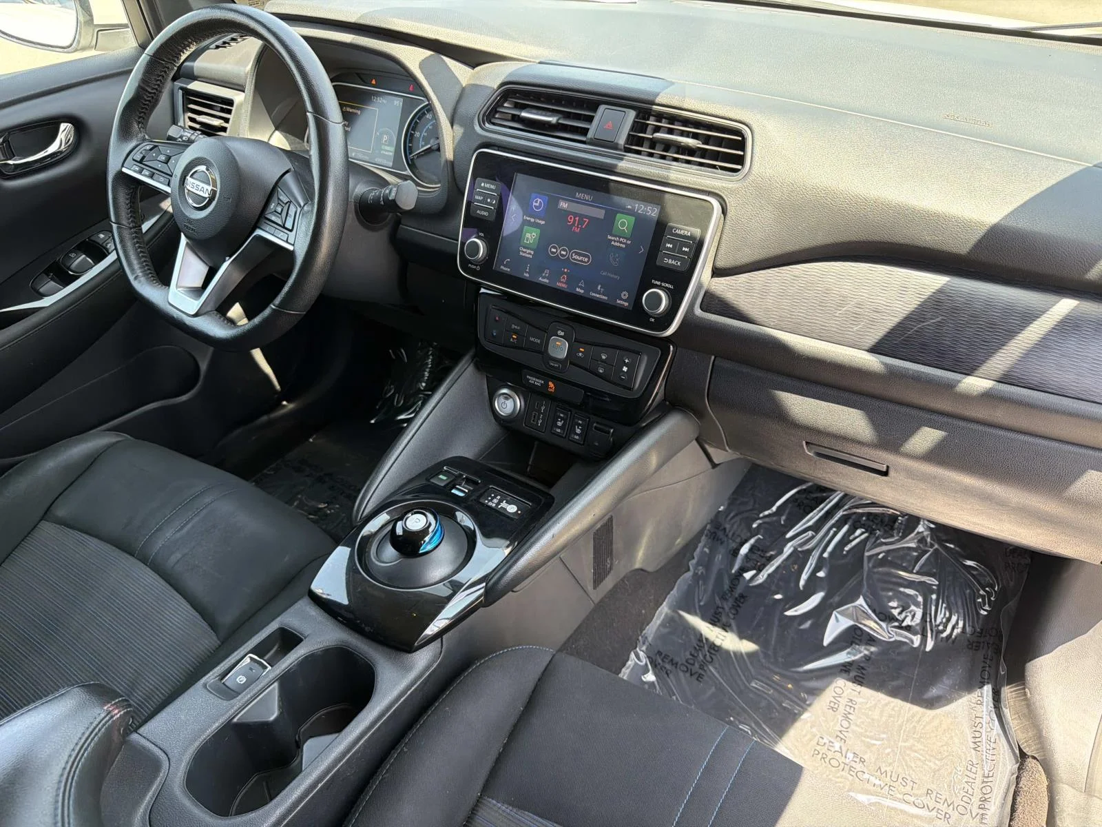 Used 2021 PEARL WHITE Nissan SV PLUS HATCHBACK image 24