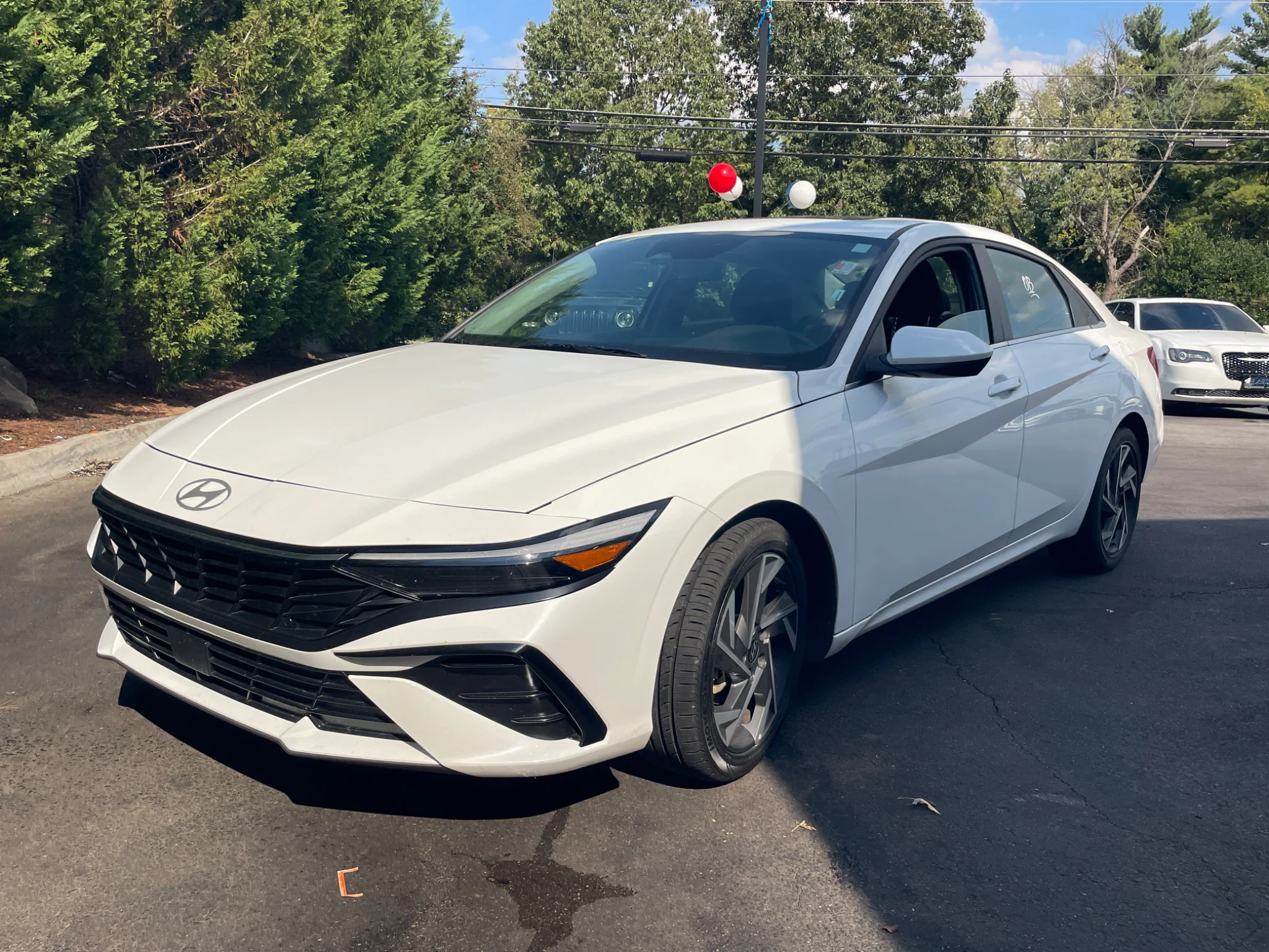 Used 2025 Serenity White Hyundai SEL Convenience image 3