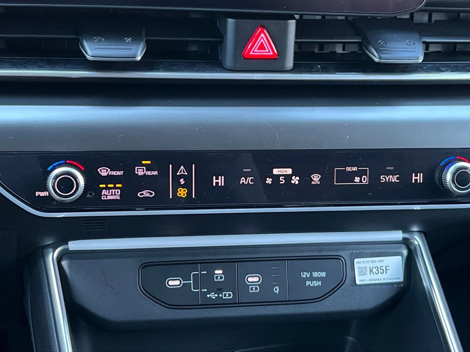 2025 Kia Carnival SX - Photo 23