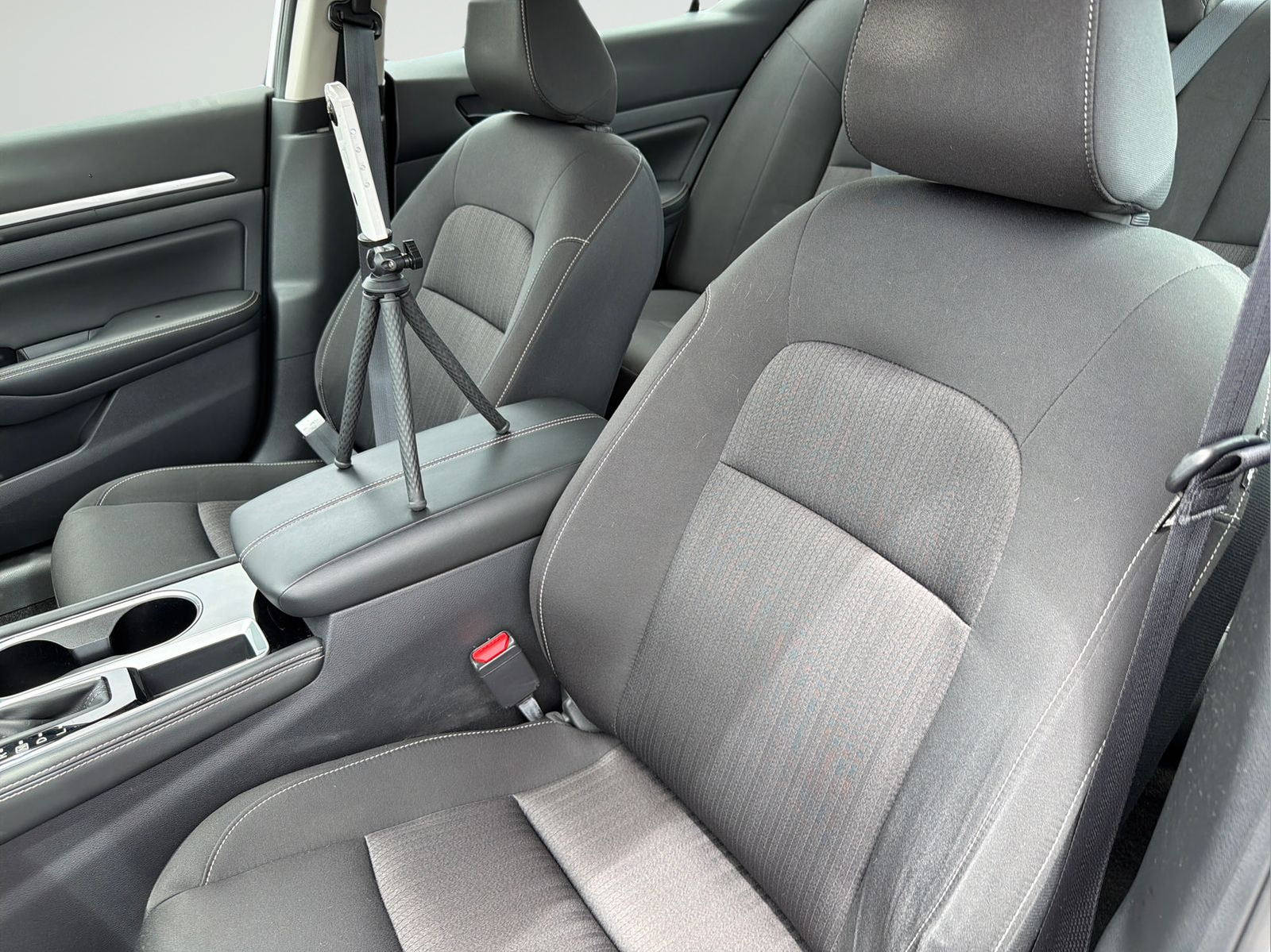 Certified Used 2023 Silver Nissan 2.5 SV image 29