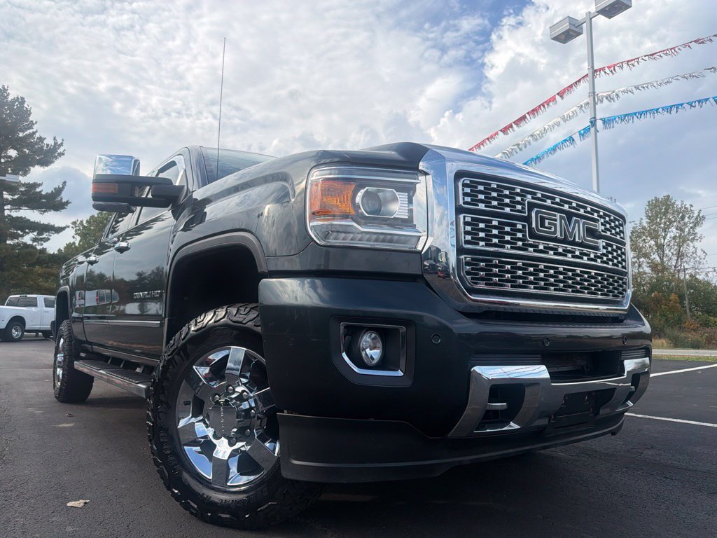 Used 2018 Green GMC Denali image 46