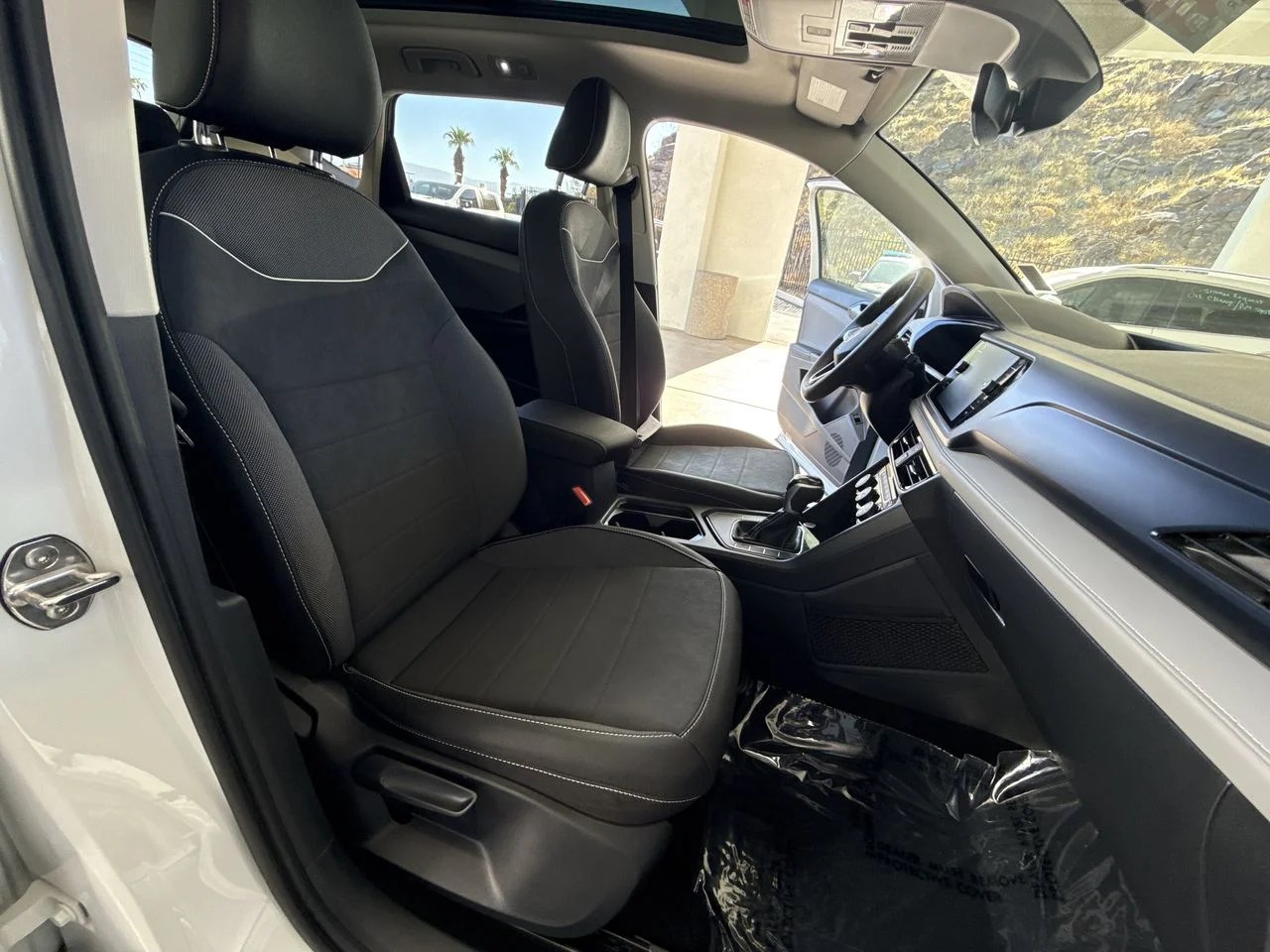 Used 2024 Pure White Volkswagen SE w/ Sunroof image 28