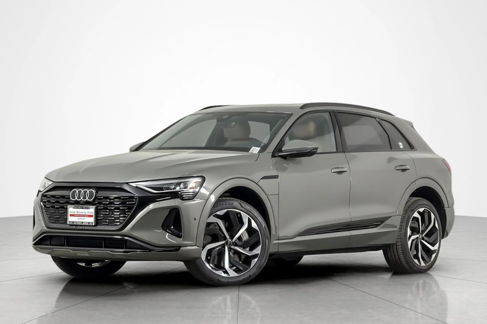 2024 Audi Q8 e-tron 55 114 kWh Premium Plus quattro's photo