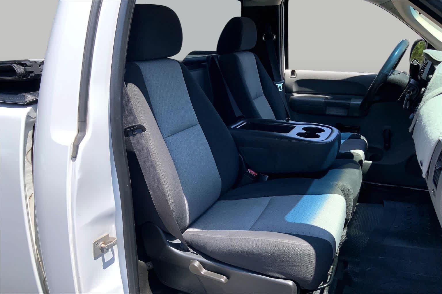 Used 2007 Summit White Chevrolet Work Truck image 8