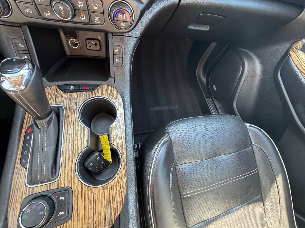 Used 2019 Ebony Twilight Metallic GMC Denali image 18