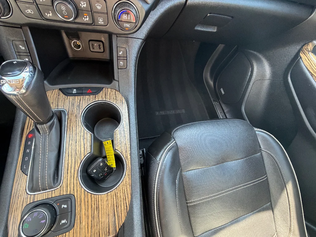 Used 2019 Ebony Twilight Metallic GMC Denali image 18