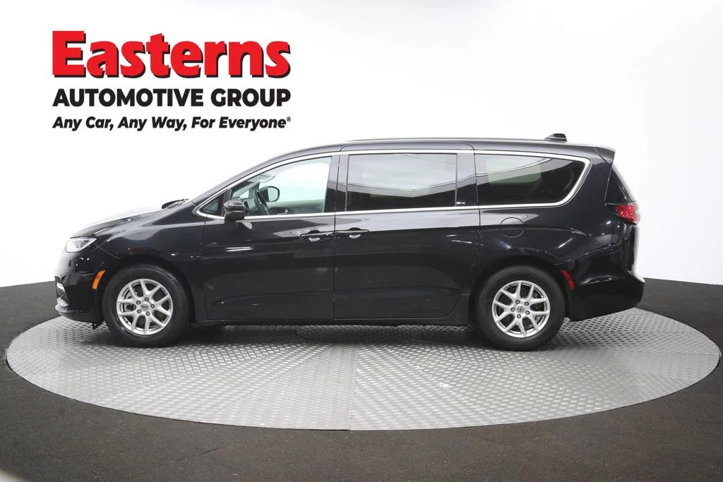 Used 2023 Black Chrysler Touring L image 62