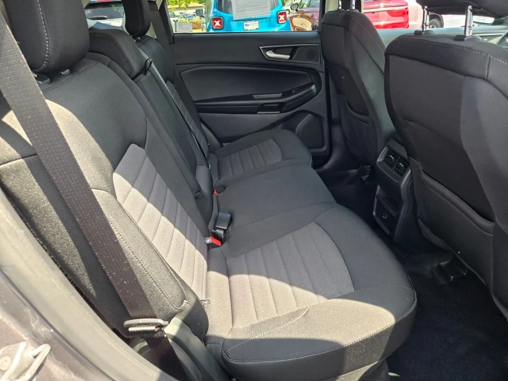 Used 2022 Gray Metallic Ford SE image 8