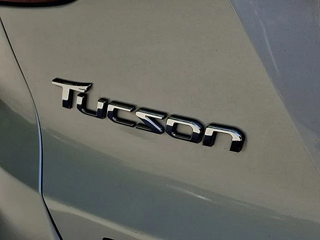 Used 2015 Silver Hyundai SE image 33