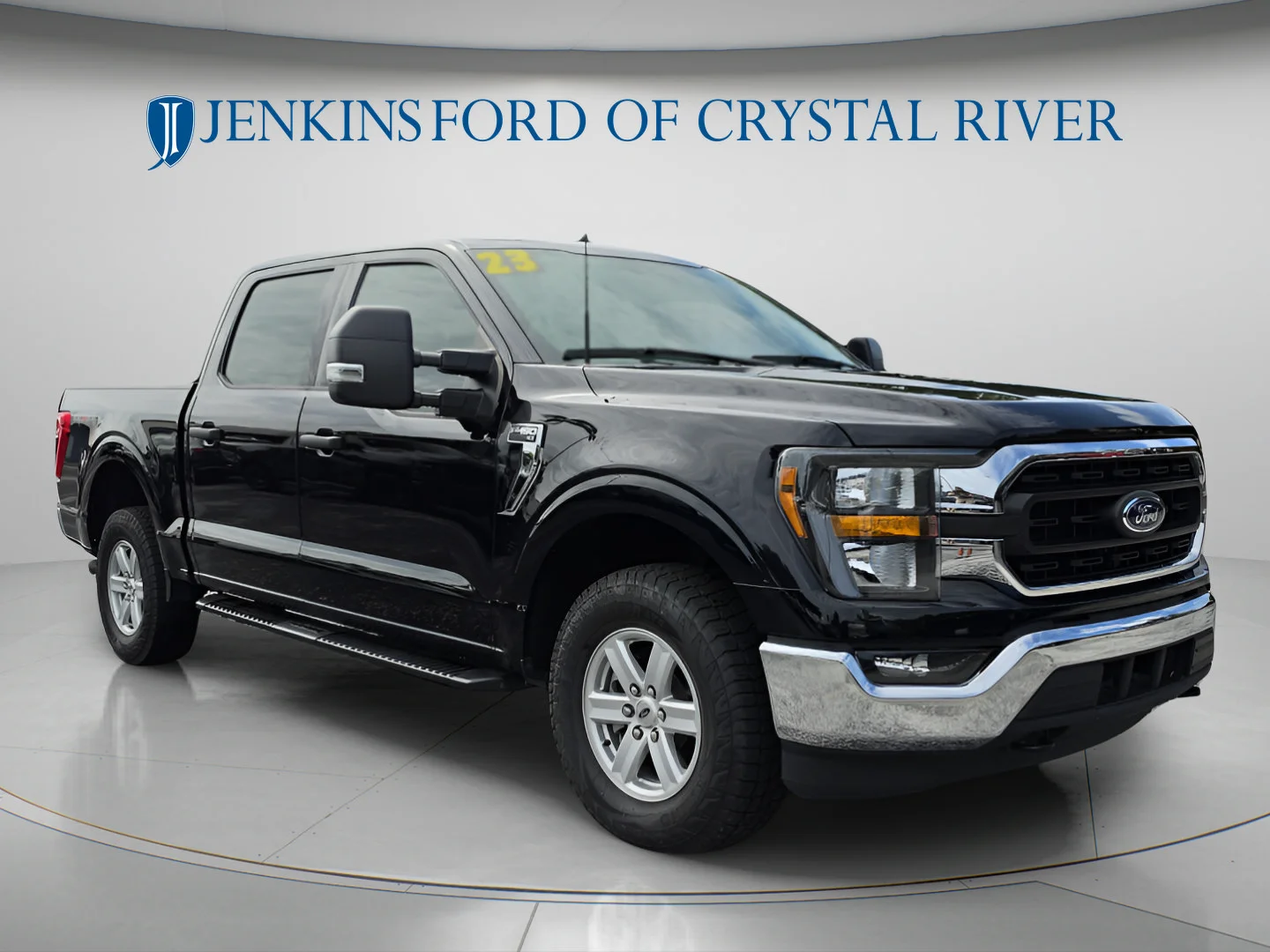 Used 2023 Agate Black Metallic Ford XLT image 15