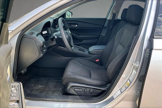 Used 2023 Silver Honda EX image 20