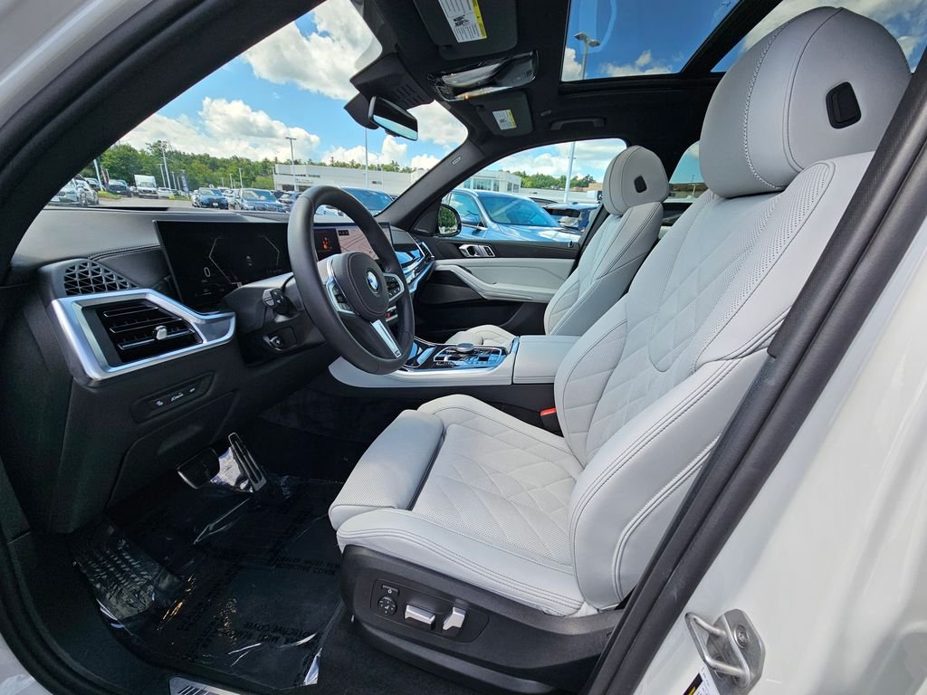 Certified Used 2026 Mineral White Metallic BMW xDrive40i image 14