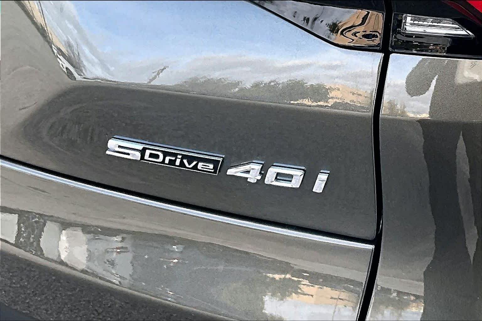 Used 2026 Manhattan Green Metallic BMW sDrive40i image 29