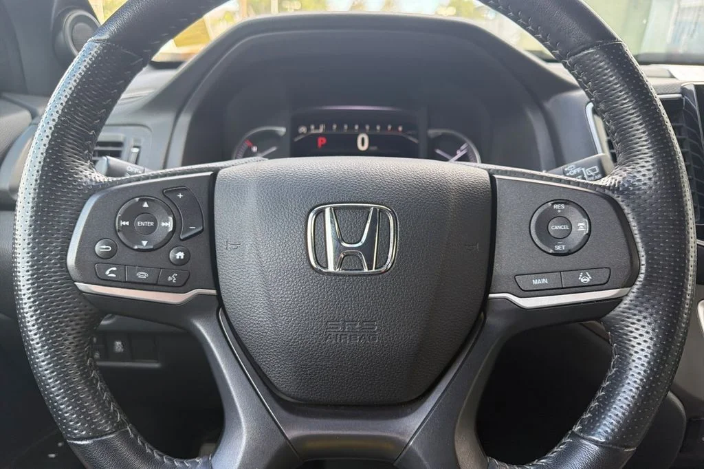 Used 2022 Lunar Silver Metallic Honda EX-L image 29